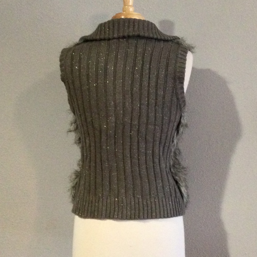 Justice Fuzzy Faux Fur Glitter Gray Full Front Zip Collared Vest 16 (Juniors) - Picture 9 of 16